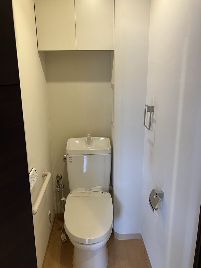 トイレ　収納クローズ